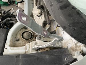 79110 D7100 HYUNDAİ TUCSON SOL MOTOR KAPUT MENTEŞESİ ORJİNAL ÇIKMA