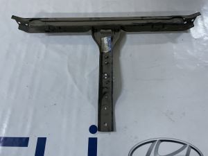 HYUNDAİ ELANTRA 02-03 ÖN PANEL ORTA ÜST PARÇA 64130 2D001